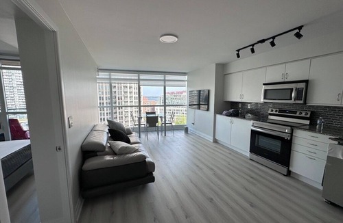 Niagara Condo | Charming 2 Bed/2 Bath condo + office. Close to everything in Downtown
