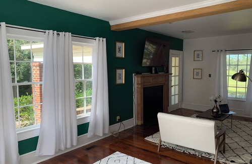 Albany House | Charming 2 Bed/2 Bath Home in Historic Downtown Albany