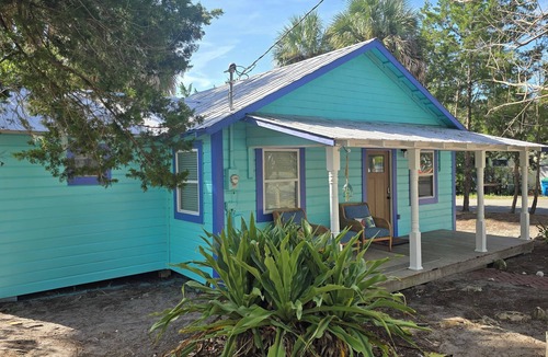 Cedar Key Cottage | Charming 2-bed 2-bath cottage in Cedar Key. Golf cart included.