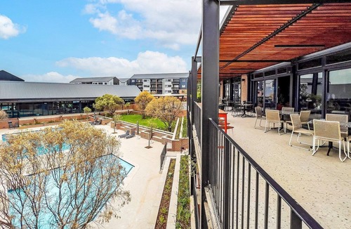 Greater Johannesburg Metropolitan Area Apartment | Charming 2-bed, 2-bath Indawo retreat in Waterfall
