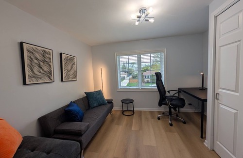Franklin Park Apartment | Charming 2-bed.apt in Franklin Park, AC, WiFi, O'Hare, free parking, W/D in unit