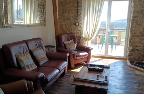Merinchal House | Charming 2-Bed Cottage within Barn in Merinchal