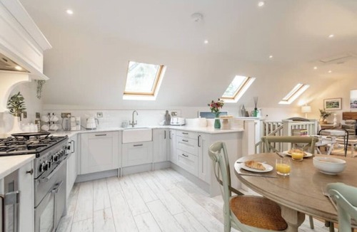 Stein Cottage | Charming 2-Bed Cottage with Loch Bay Views – Waternish, Isle of Skye