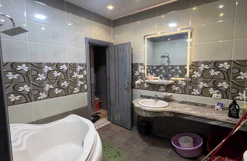 Faisal House | Charming 2-bedroom building in Suez Governorate with AC