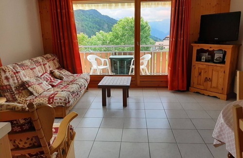 Saint-Jean-de-Sixt Apartment | "Charming 2-Bedroom Apartment with Balcony and Garage in Saint-Jean de Sixt"