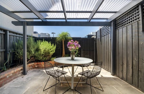 Cremorne Apartment | Charming 2-Bed Home with Outdoor Space in Cremorne