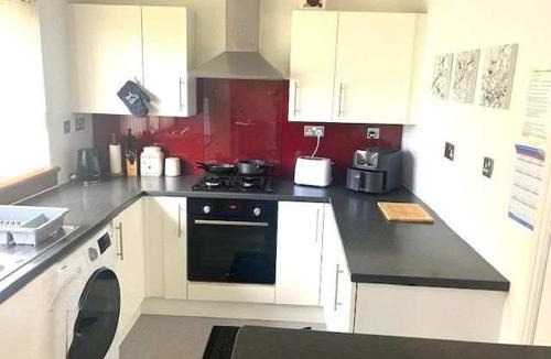 Crosslee House | Charming 2 bed house Perfect base for sightseeing