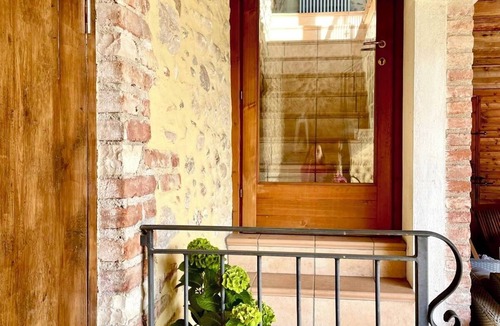 Pove del Grappa Apartment | Charming 2-bedroom apartment with WiFi, AC in awesome Pove del Grappa!