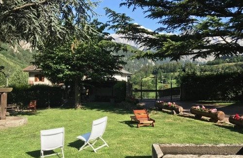 Pallusieux Apartment | Charming 2 bedrooms Chalet apartment in old farm house with garden