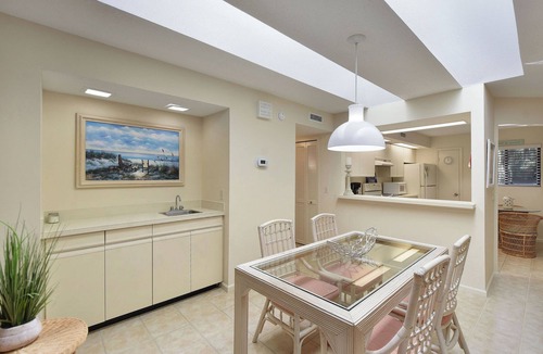 St. Simons Island Condo | Charming, 2-bedroom 2-bath condo in enjoyable St. Simons Island