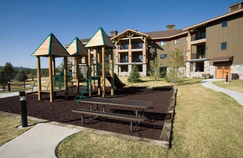 West Yellowstone Condo | Charming 2-bedroom condo in West Yellowstone with Fireplace and fitness room