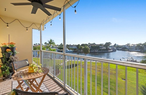 Deerfield Beach Condo | Charming 2-bedroom condo w/waterfront views 1 mile from Deerfield Beachfront