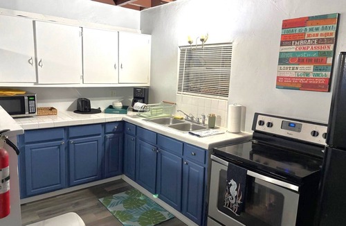 Riviera Beach Apartment | Charming 2-bedroom apt with WiFi, AC in West Palm Beach Next to the Marina/Beach