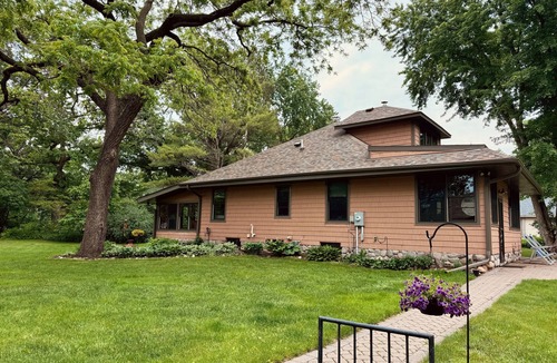 White Bear Lake House | Charming 2-bedroom house in beautiful White Bear Lake. Great location