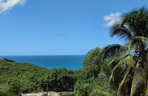 Castries Apartment | Charming 2-bedrm AC apartment overlooking the horizon 15 min from the beach.