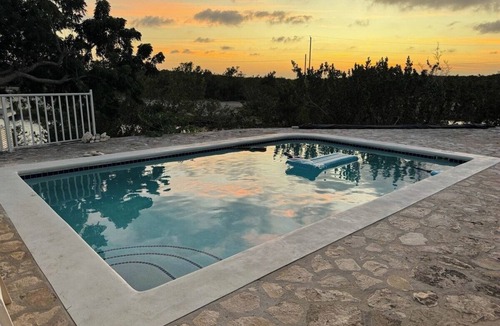 Cooper Jack Bay Settlement House | Charming 2-bedroom bungalow in fabulous Providenciales with AC