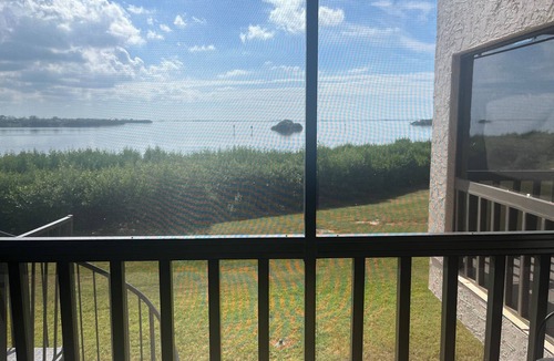 Tarpon Springs Condo | Charming 2-bedroom condo in wonderful Tarpon Springs with fitness, pool, tennis!
