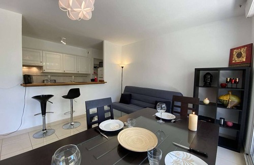 Antibes Apartment | Charming 2-Bedroom Apt, 10min Walk to Beach, Terrace & Private Garage in Juan-les-Pins