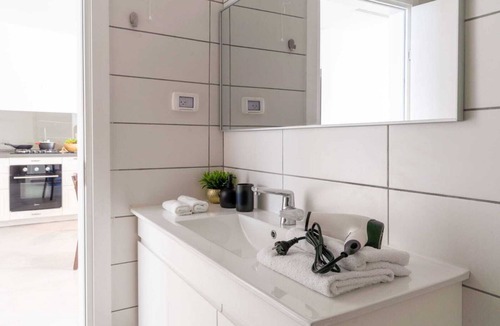 Kerem HaTeimanim Apartment | Charming 2-Bedroom @New Building 200m off shore