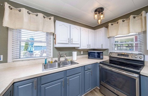 Chippewa Lake House | Charming 2-bedroom house on Chippewa Lake with Lake Access