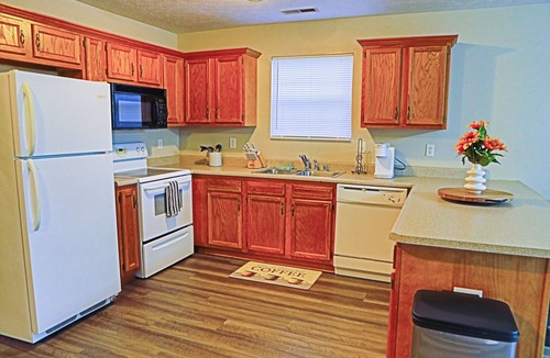 Elizabethtown House | Charming 2-bedroom townhome with AC, WiFi in nice Elizabethtown