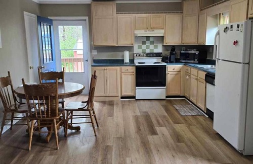 Gilbertsville Condo | Charming 2-bedroom condo 5 Minutes from Moors marina