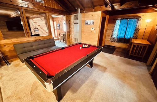 Prudenville Cottage | Charming 2-bedroom cottage in welcoming Houghton Lake with Hot Tub, AC, WiFi