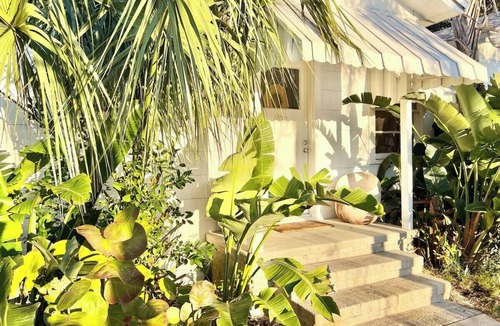 Neptune Beach House | Charming 2-bedroom house in Neptune Beach 2 blocks to beach & restaurants