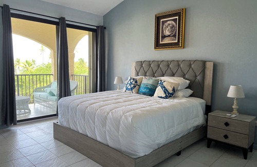 La Grande Princesse Condo | Charming 2-bedroom beachfront condo with AC and a pool in amazing Christiansted