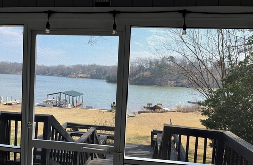 Inman House | Charming 2-bedroom, 1.5-bath lake house on peaceful Lake Bowen in Inman, SC.