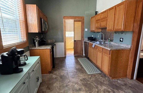 Anderson House | Charming 2-Bedroom/1 Bath Near Everything