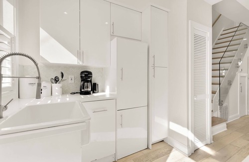 H Street Corridor House | Charming 2-bedroom, 2.5 bathroom Rowhome in D.C.