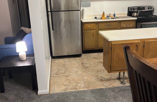 Finneytown Apartment | Charming 2-bedroom apartment with WiFi, AC in pleasant Cincinnati, OH