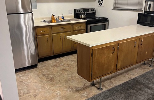 Finneytown Apartment | Charming 2-bedroom apartment with WiFi, AC in pleasant Cincinnati, OH