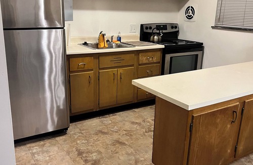 Finneytown Apartment | Charming 2-bedroom apartment with WiFi, AC in pleasant Cincinnati, OH