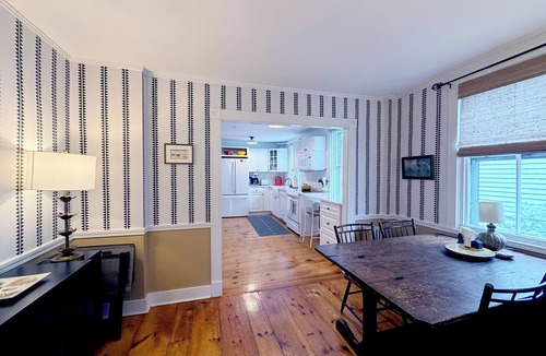 Marblehead Apartment | Charming 2-bedroom apartment in Old Town Marblehead; Near Shopping & Restaurants