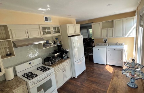 Morristown Apartment | Charming 2-bedroom apartment with WiFi, AC in tranquil Morristown