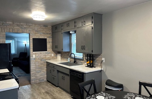 St. Paul Apartment | Charming 2-bedroom apartment with AC, WiFi in superb Saint Pauls Frost Lake area