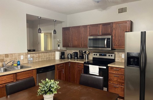 Summit - University Condo | Charming 2-bedroom apartment near downtown Saint Paul with WiFi