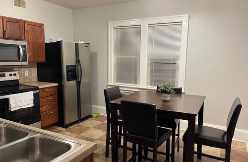 Summit - University Condo | Charming 2-bedroom apartment near downtown Saint Paul with WiFi