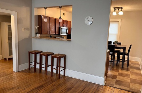 Summit - University Condo | Charming 2-bedroom apartment near downtown Saint Paul with WiFi