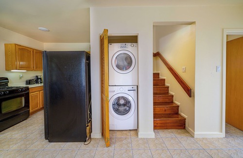 Runaway Bay Apartment | Charming 2-bedroom apartment with AC, WiFi in fabulous Saint John's