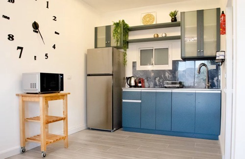 Michmanim Apartment | Charming 2-bedroom apartment with WiFi, AC in quaint Mikhmanim