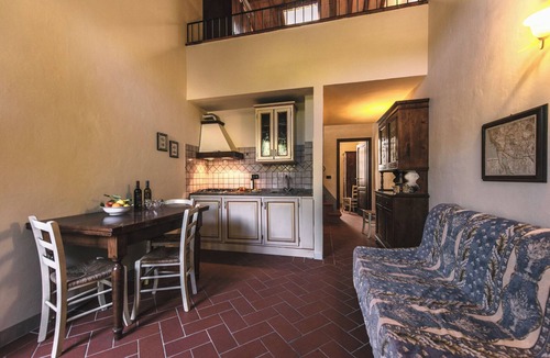 Capannoli Apartment | Charming 2-bedroom apartment with AC and fitness room in Capannoli