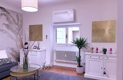 Sant' Ambrogio Apartment | Charming 2-bedroom apartment in lovely Firenze with AC, WiFi
