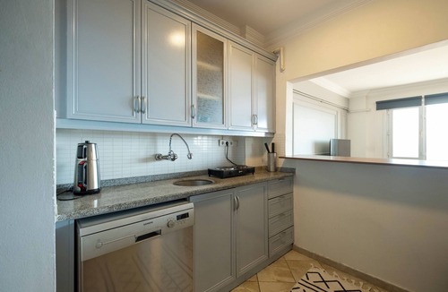 Kabatas Apartment | Charming 2-bedroom apartment with stunning sea view and AC in Istanbul