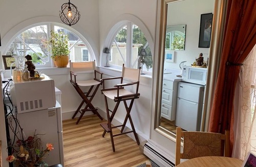 Millbrook Apartment | Charming 2-bedroom apartment on 2nd floor in Millbrook NY, right in the village
