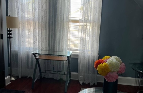 West Rock Apartment | Charming 2-bedroom apartment in New Haven