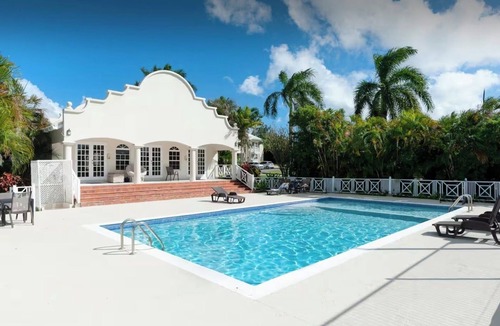 Holder's Hill Apartment | Charming 2-bedroom apartment in a gated community in St James, Barbados.
