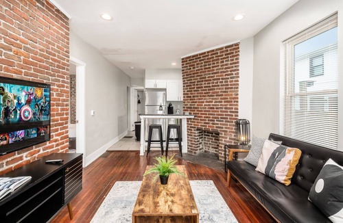 Downtown Columbus Apartment | Charming 2-bedroom apartment in heart of walkable German Village
